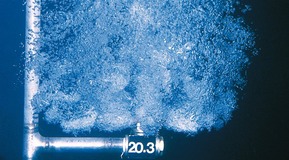 Oxygen bubbles from a SOLVOX-N conical head nozzle.